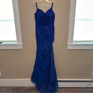 Hebeos Blue Sequined Spaghetti Strap Sweetheart Prom Gown Side Slit Size 2